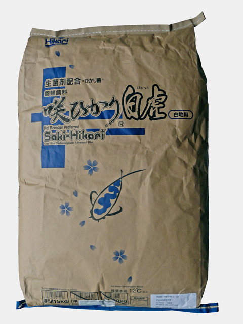 SAKI HIKARI MULTI SEASON M 15 KG